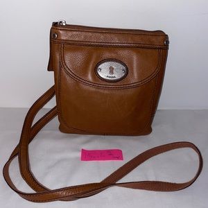 Fossil crossbody pebble butter soft leather classic keyhole design